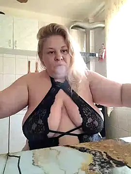 Snapshot of AriannaMilf chatting on September 2025 06:02:02 AM AriannaMilf online show from September 2025 06:02:02 AM