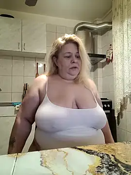 Snapshot of AriannaMilf chatting on September 2025 03:41:02 AM AriannaMilf online show from September 2025 03:41:02 AM
