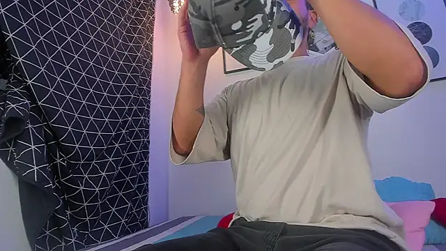 Juan Castano online show from March 2025 12:45:01 AM