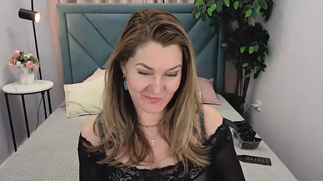 Adele Russo online show from January 2026 04:45:02 PM