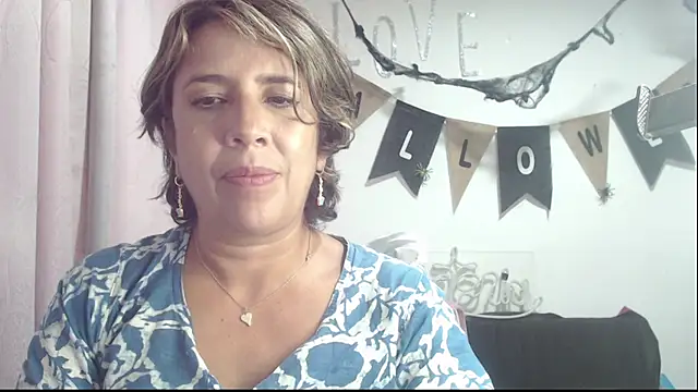 Victoria meester online show from October 2025 09:01:01 PM