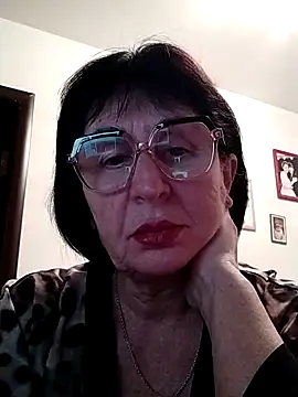 Snapshot of AlbinaXPretty chatting on December 2024 07:54:01 PM AlbinaXPretty online show from December 2024 07:54:01 PM