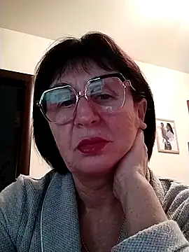 Snapshot of AlbinaXPretty chatting on December 2024 06:22:02 AM AlbinaXPretty online show from December 2024 06:22:02 AM