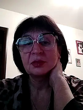 Snapshot of AlbinaXPretty chatting on December 2024 08:12:02 PM AlbinaXPretty online show from December 2024 08:12:02 PM