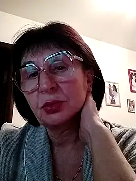 Snapshot of AlbinaXPretty chatting on December 2024 08:49:02 PM AlbinaXPretty online show from December 2024 08:49:02 PM