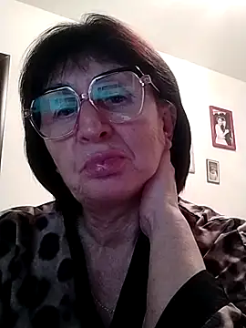 Snapshot of AlbinaXPretty chatting on December 2024 02:27:01 PM AlbinaXPretty online show from December 2024 02:27:01 PM