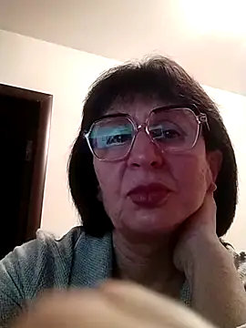 Snapshot of AlbinaXPretty chatting on December 2024 08:43:02 PM AlbinaXPretty online show from December 2024 08:43:02 PM