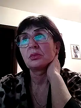 Snapshot of AlbinaXPretty chatting on December 2024 07:31:02 PM AlbinaXPretty online show from December 2024 07:31:02 PM