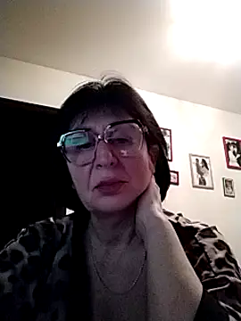 Snapshot of AlbinaXPretty chatting on December 2024 08:28:02 PM AlbinaXPretty online show from December 2024 08:28:02 PM