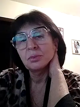 Snapshot of AlbinaXPretty chatting on December 2024 08:04:02 PM AlbinaXPretty online show from December 2024 08:04:02 PM