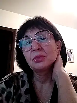 Snapshot of AlbinaXPretty chatting on December 2024 09:39:02 PM AlbinaXPretty online show from December 2024 09:39:02 PM