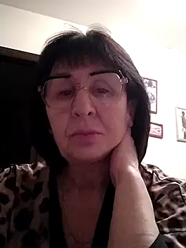 Snapshot of AlbinaXPretty chatting on January 2025 11:32:02 PM AlbinaXPretty online show from January 2025 11:32:02 PM