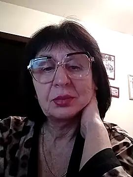 Snapshot of AlbinaXPretty chatting on January 2025 09:26:01 PM AlbinaXPretty online show from January 2025 09:26:01 PM