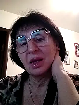 Snapshot of AlbinaXPretty chatting on January 2025 05:42:02 PM AlbinaXPretty online show from January 2025 05:42:02 PM