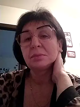 Snapshot of AlbinaXPretty chatting on February 2025 06:54:01 AM AlbinaXPretty online show from February 2025 06:54:01 AM