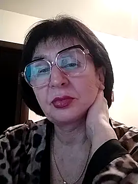 Snapshot of AlbinaXPretty chatting on February 2025 06:33:01 PM AlbinaXPretty online show from February 2025 06:33:01 PM