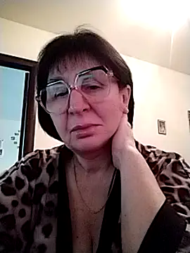 Snapshot of AlbinaXPretty chatting on February 2025 08:11:02 AM AlbinaXPretty online show from February 2025 08:11:02 AM