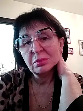 Snapshot of AlbinaXPretty chatting on February 2025 12:50:02 PM AlbinaXPretty online show from February 2025 12:50:02 PM