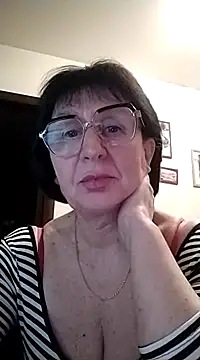 Snapshot of AlbinaXPretty chatting on February 2025 08:10:02 PM AlbinaXPretty online show from February 2025 08:10:02 PM