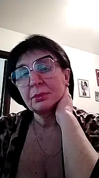 Snapshot of AlbinaXPretty chatting on February 2025 02:44:02 PM AlbinaXPretty online show from February 2025 02:44:02 PM