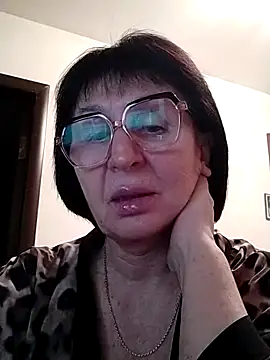 Snapshot of AlbinaXPretty chatting on February 2025 04:05:02 PM AlbinaXPretty online show from February 2025 04:05:02 PM