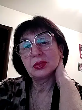 Snapshot of AlbinaXPretty chatting on February 2025 09:12:01 PM AlbinaXPretty online show from February 2025 09:12:01 PM