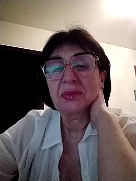 Snapshot of AlbinaXPretty chatting on March 2025 07:15:02 PM AlbinaXPretty online show from March 2025 07:15:02 PM