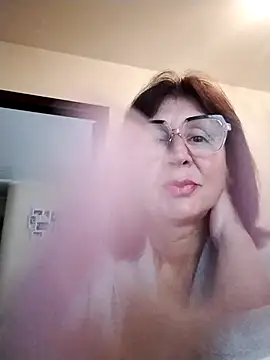 Snapshot of AlbinaXPretty chatting on September 2025 07:12:02 AM AlbinaXPretty online show from September 2025 07:12:02 AM