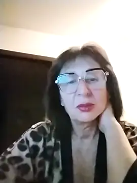 Snapshot of AlbinaXPretty chatting on October 2025 07:43:01 PM AlbinaXPretty online show from October 2025 07:43:01 PM