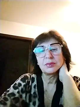 Snapshot of AlbinaXPretty chatting on October 2025 08:05:01 PM AlbinaXPretty online show from October 2025 08:05:01 PM