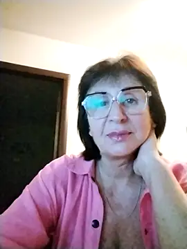 Snapshot of AlbinaXPretty chatting on October 2025 05:13:02 PM AlbinaXPretty online show from October 2025 05:13:02 PM