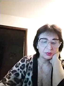 Snapshot of AlbinaXPretty chatting on November 2025 07:47:02 PM AlbinaXPretty online show from November 2025 07:47:02 PM