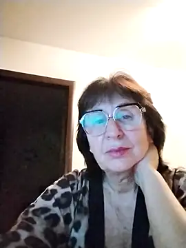 Snapshot of AlbinaXPretty chatting on November 2025 08:08:02 PM AlbinaXPretty online show from November 2025 08:08:02 PM