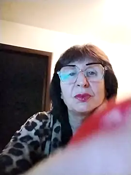 AlbinaXPretty online show from November 2025 09:31:01 PM