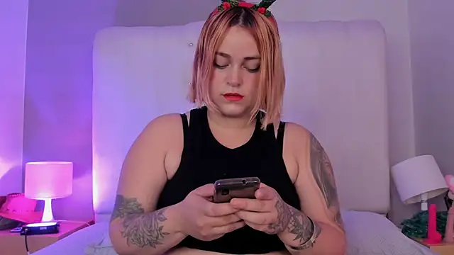 Snapshot of Ivonne_Adamss chatting on December 2024 02:26:02 PM Ivonne Adamss online show from December 2024 02:26:02 PM