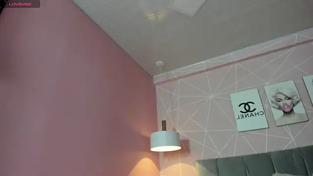 dolly zoe online show from October 2025 01:38:01 AM