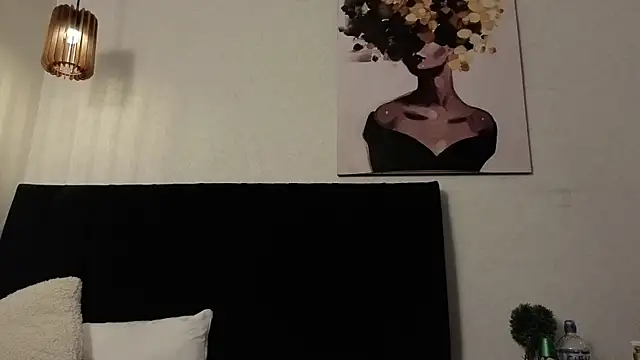 dolly zoe online show from February 2026 05:18:02 AM