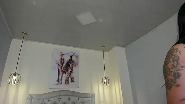 ayshel   online show from October 2025 04:40:01 AM