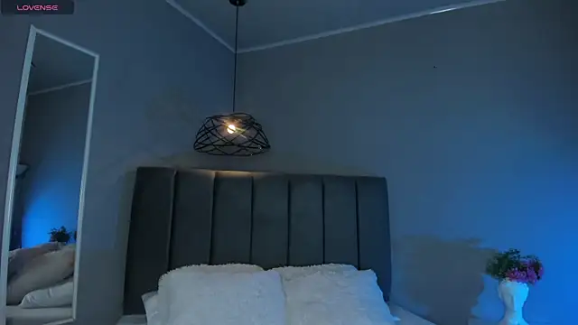 ayshel   online show from November 2025 09:04:01 PM