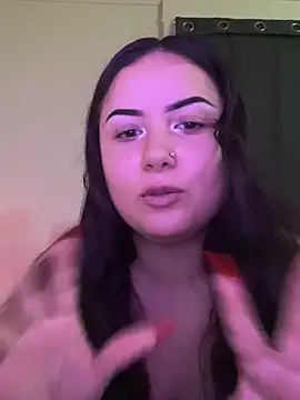 Snapshot of xocrybaby chatting on October 2025 06:19:02 PM xocrybaby online show from October 2025 06:19:02 PM