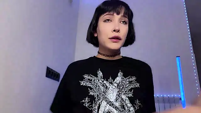 Snapshot of dollmore chatting on December 2024 05:52:02 PM dollmore online show from December 2024 05:52:02 PM