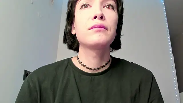 Snapshot of dollmore chatting on January 2025 08:30:02 PM dollmore online show from January 2025 08:30:02 PM