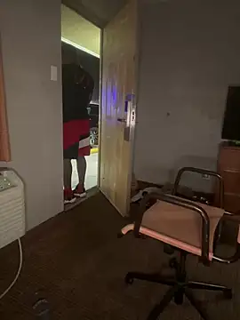 Stressreliever82 online show from April 2026 09:57:02 AM