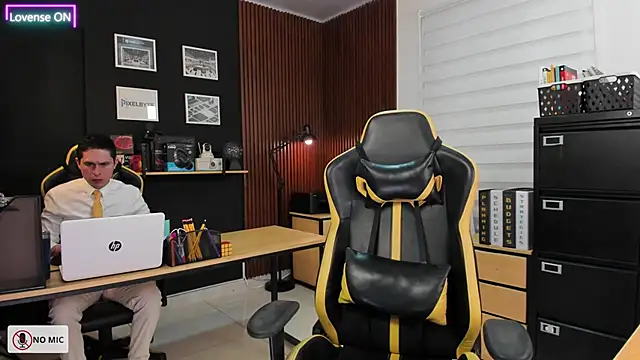 Snapshot of Office_Naughty_Girl chatting on March 2025 03:47:02 PM Office Naughty Girl online show from March 2025 03:47:02 PM