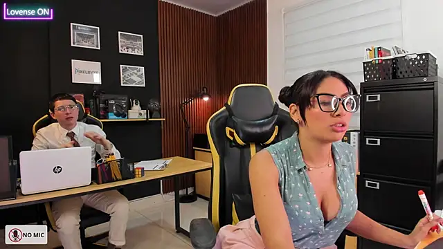 Snapshot of Office_Naughty_Girl chatting on March 2025 04:15:02 PM Office Naughty Girl online show from March 2025 04:15:02 PM