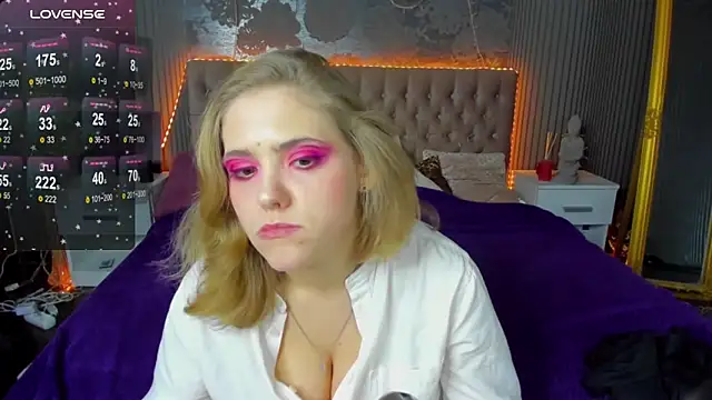 DellaRowe online show from December 2024 04:53:02 PM