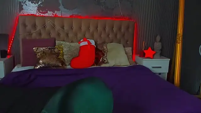 DellaRowe online show from December 2024 01:28:02 PM