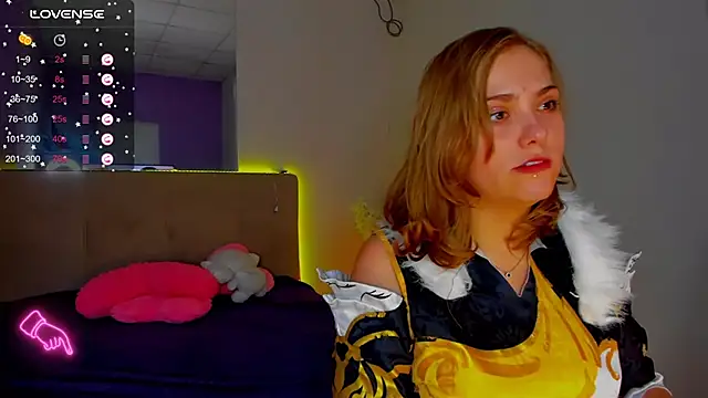 DellaRowe online show from November 2025 01:28:01 PM