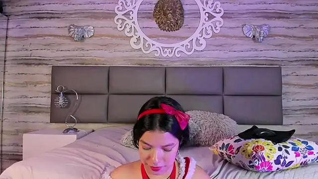 yungelitamor  online show from December 2024 10:06:02 AM