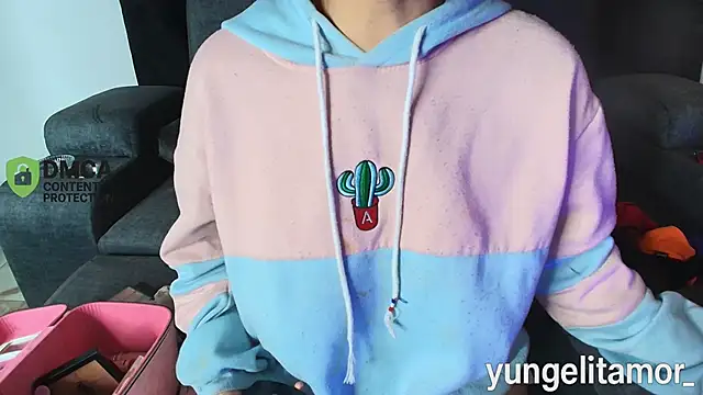 yungelitamor  online show from October 2025 05:47:02 AM